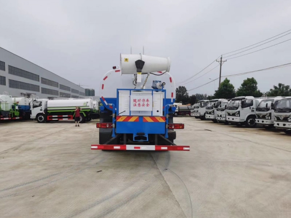 東風(fēng)專底后八輪（20噸）灑水車