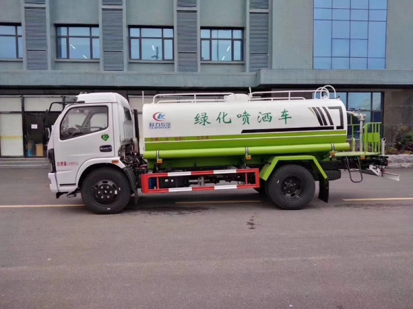 東風(fēng)多利卡9.2方灑水車