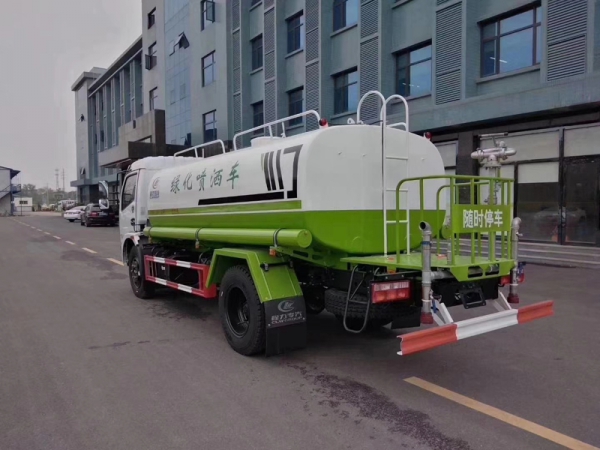 東風(fēng)多利卡9.2方灑水車