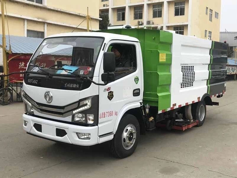 東風小多利卡吸塵車(1方水罐4方塵罐)