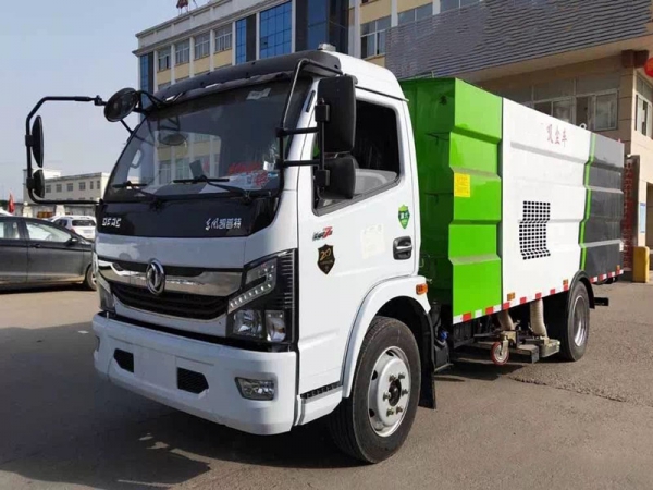 東風(fēng)大多利卡吸塵車(chē)（1.5方水罐6方塵罐）