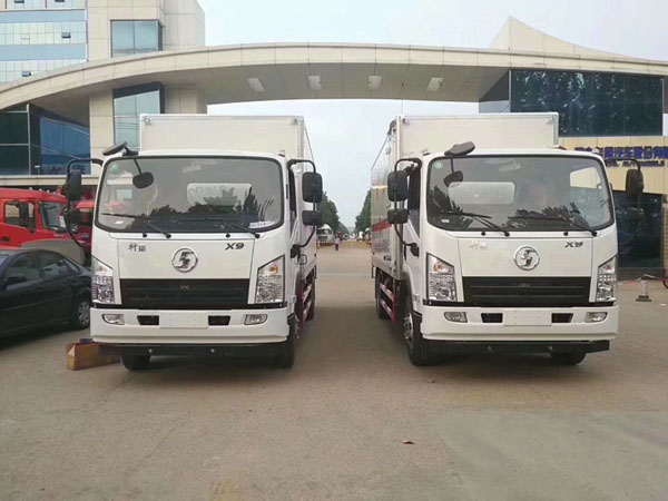 陜汽5.1米(3.6噸)氣體廂式車