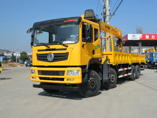 東風(fēng)T5前四后八16噸隨車吊現(xiàn)車