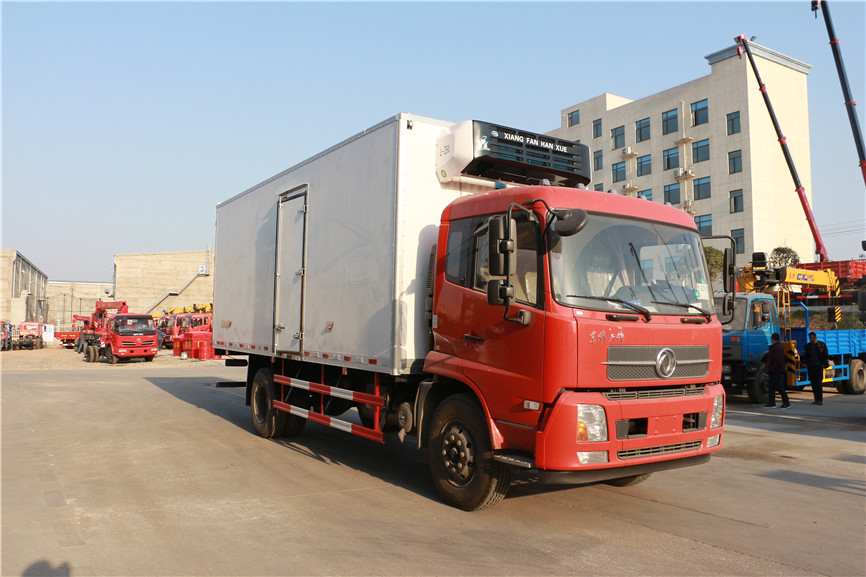 東風(fēng)天錦 6.8米冷藏車