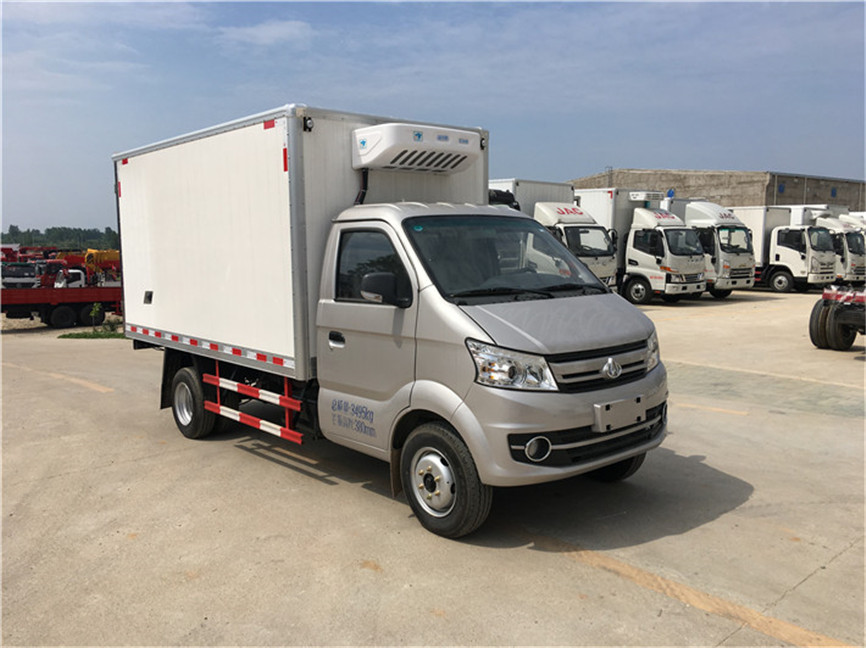 長(zhǎng)安跨越王后雙輪 3.35米冷藏車