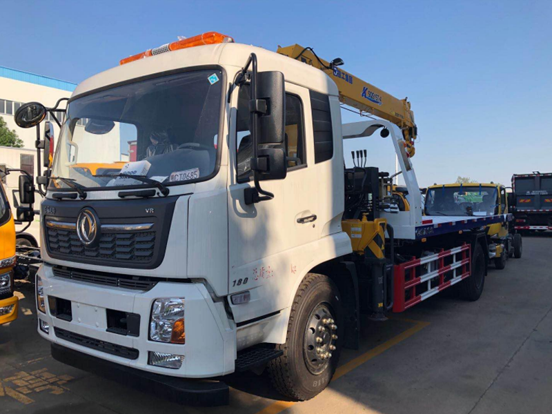 東風(fēng)天錦平板帶吊清障車