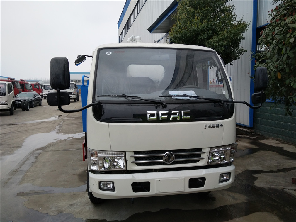 東風(fēng)多利卡（5方）清洗吸污車