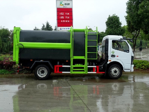 東風(fēng)多利卡國六8方側(cè)裝壓縮垃圾車