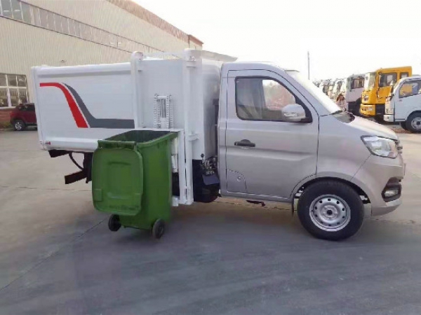 長(zhǎng)安型掛桶自裝卸式垃圾車