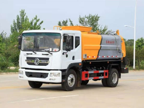 程力威牌CLW5180TCALS6型餐廚垃圾車