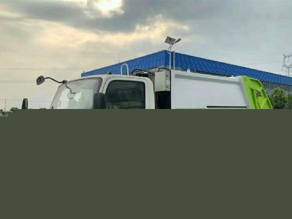 江鈴凱銳國六8方壓縮式垃圾車