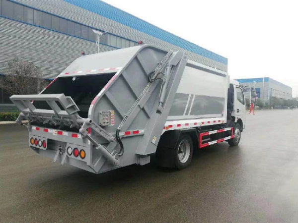 可上京牌8方東風(fēng)多利卡國(guó)六壓縮式垃圾車