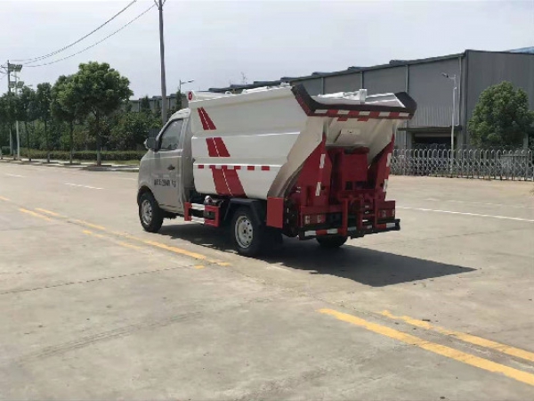 國(guó)六長(zhǎng)安3.5方后掛桶式壓縮垃圾車(chē)