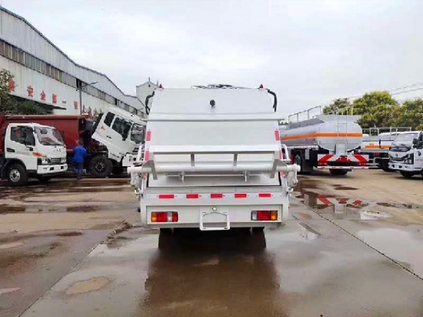 五十鈴100P國六6方壓縮式垃圾車