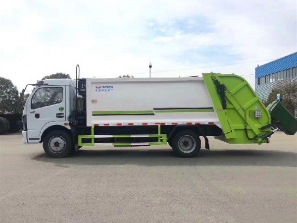 東風(fēng)多利卡國(guó)六8方壓縮式垃圾車