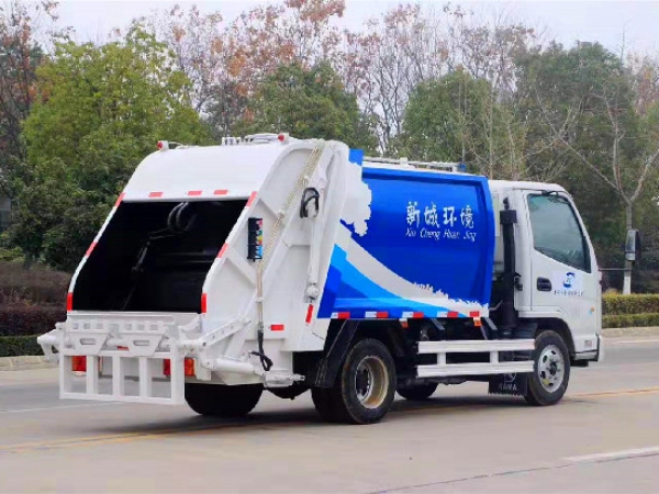 凱馬國六4方藍(lán)牌壓縮式垃圾車