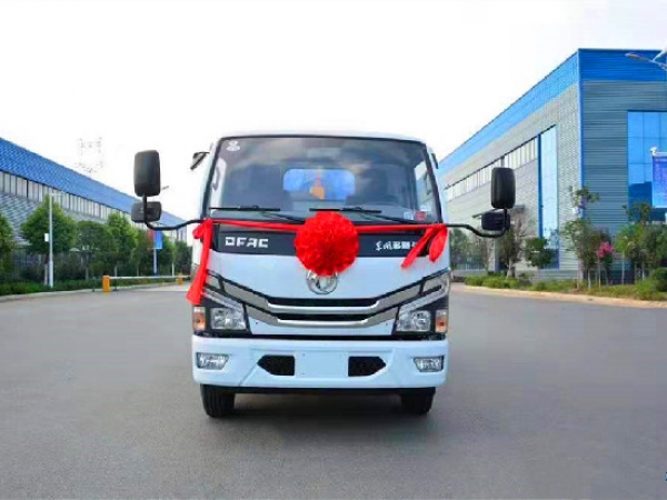 東風(fēng)小多利卡國六藍牌車廂可卸(鉤臂5方)式垃圾車