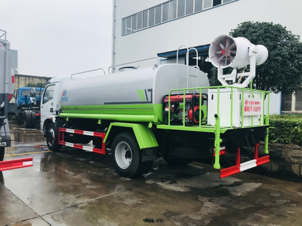 國(guó)六10方東風(fēng)福瑞卡灑水車(chē)