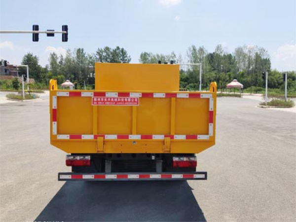 東風(fēng)小多利卡國(guó)六藍(lán)牌雙排自卸式垃圾車(chē)