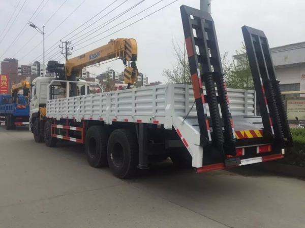 東風(fēng)天龍前四后八16噸隨車(chē)吊