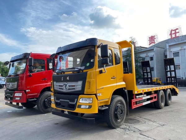 東風(fēng)D17-H后八輪平板拖車(chē)