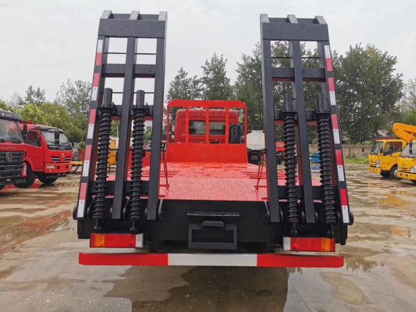 東風(fēng)D17國(guó)五后八輪平板拖車(chē)