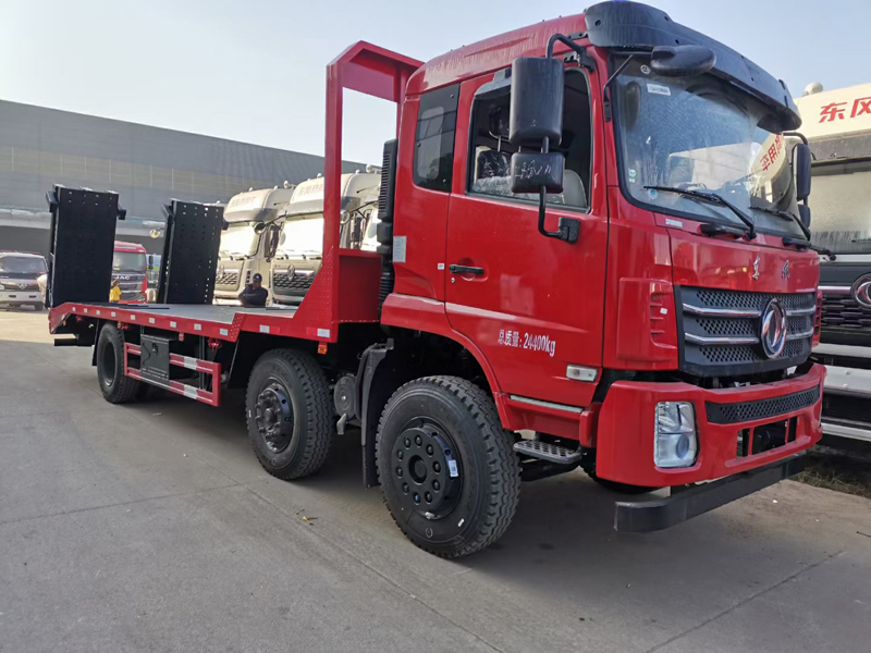 東風(fēng)專底小三軸挖機平板車