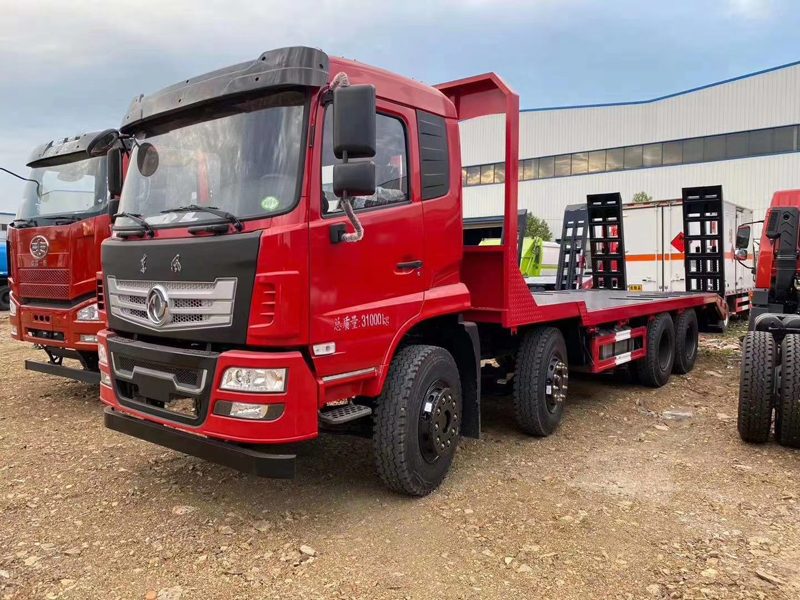 東風(fēng)D17-H前四后八平板運輸車