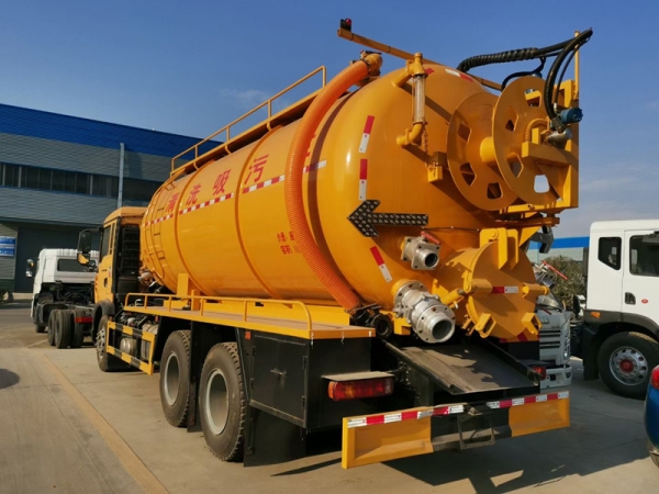 重汽豪沃22方清洗吸污車(chē)