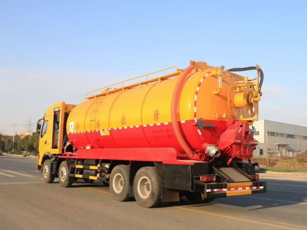 東風(fēng)柳汽前四后八32方清洗吸污車