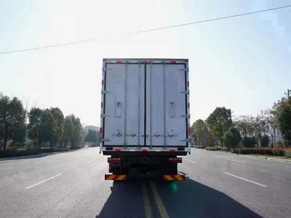 國(guó)六江淮帥鈴Q9冷藏車(chē)6.8米貨廂