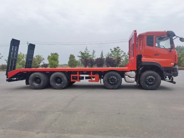 國(guó)六東風(fēng)天龍前四后八平板運(yùn)輸車，挖機(jī)拖車價(jià)格