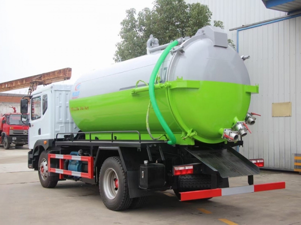 東風D9吸污車罐體容積12方