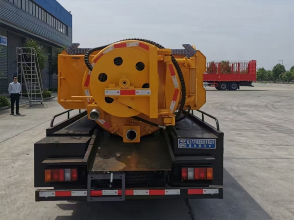 江鈴順達(dá)5方清洗吸污車,地下室專用