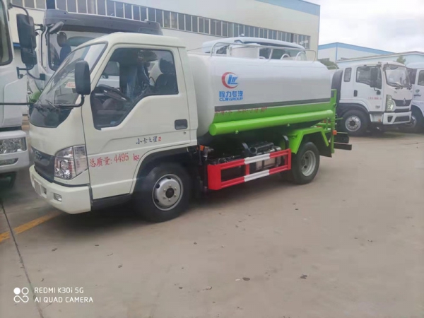 福田小卡5噸藍(lán)牌灑水車(chē)