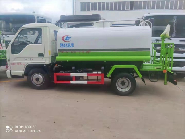 福田小卡5噸藍(lán)牌灑水車(chē)