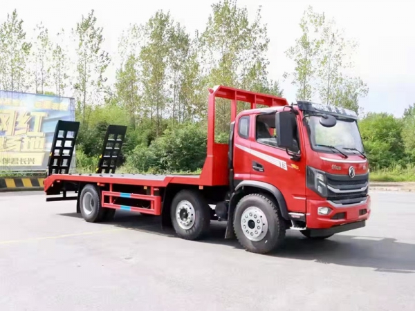 華神小三軸平板運(yùn)輸車