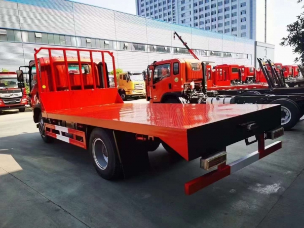 大運(yùn)平板拖車(chē)無(wú)爬梯
