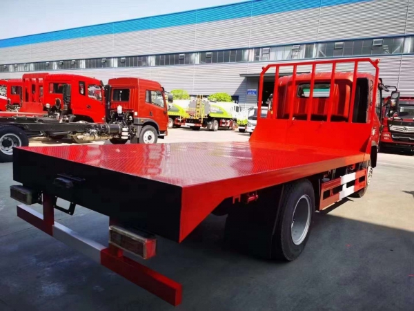 大運(yùn)平板拖車(chē)無(wú)爬梯
