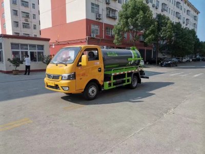 東風(fēng)途逸2方藍(lán)牌吸污車