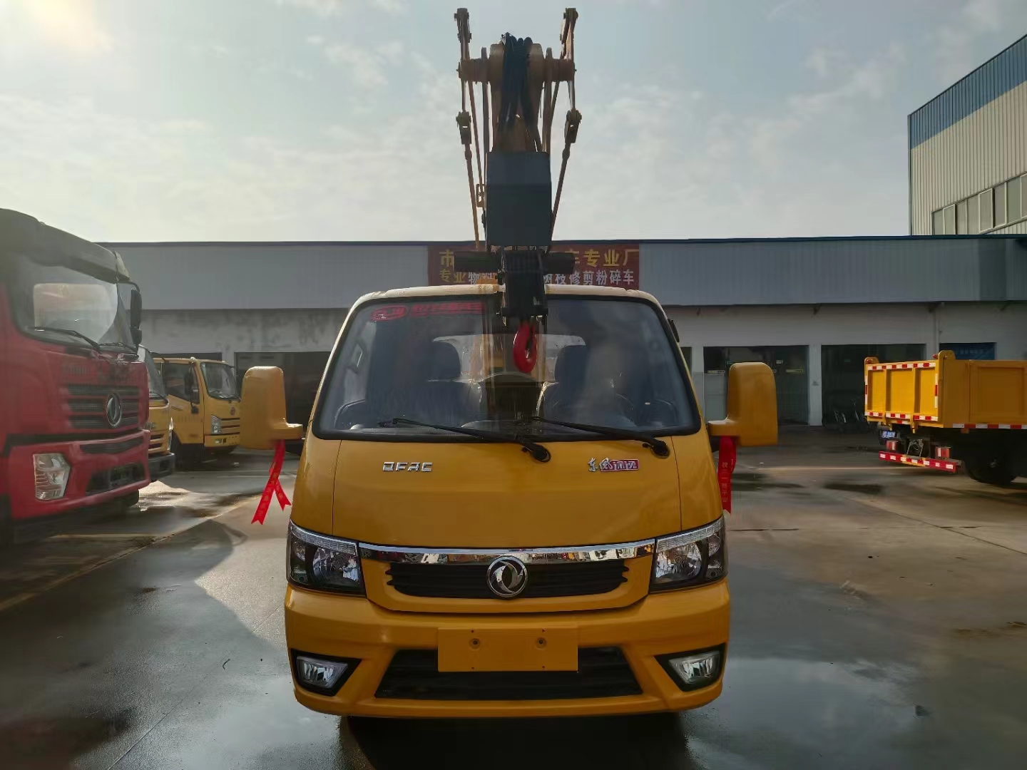 東風(fēng)途逸13.5米高空作業(yè)車